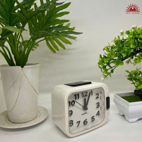 Đồng Hồ Báo Thức - Trắng - AY 18070