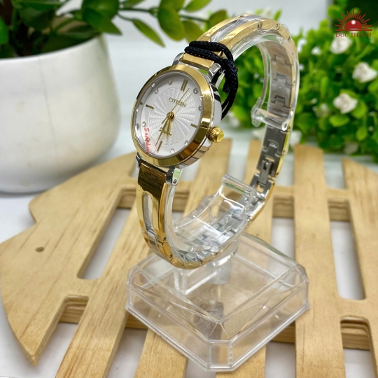 Đồng Hồ Nữ Citizen - Mặt Trắng Niềng Vàng - 7115L