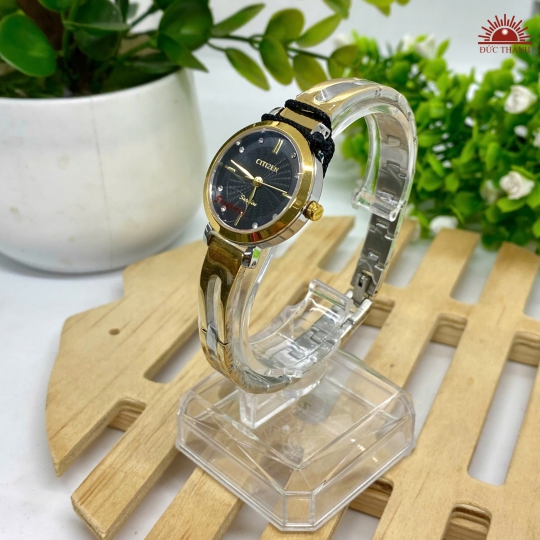 Đồng Hồ Nữ Citizen - Mặt Đen Niềng Vàng - 7115L
