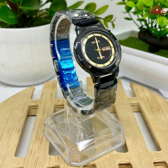Đồng Hồ Nữ Rado - Mặt Đen Vàng Niềng Đen Đá Sapphire - 680L